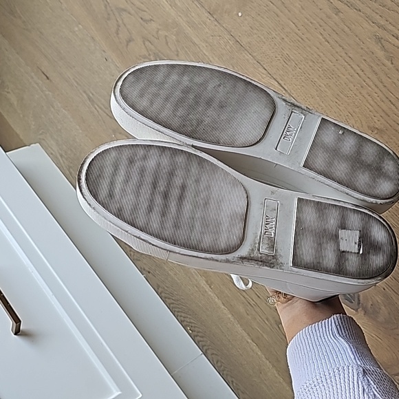 DKNY Sneakers - Picture 3 of 4